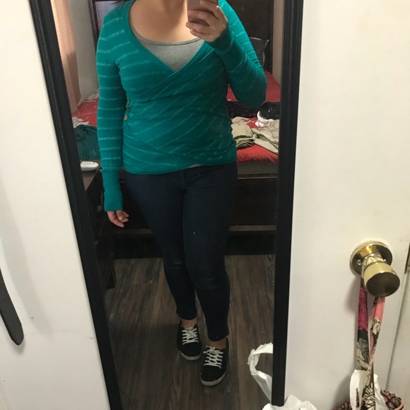 Guess Too - Picture 2 of 3